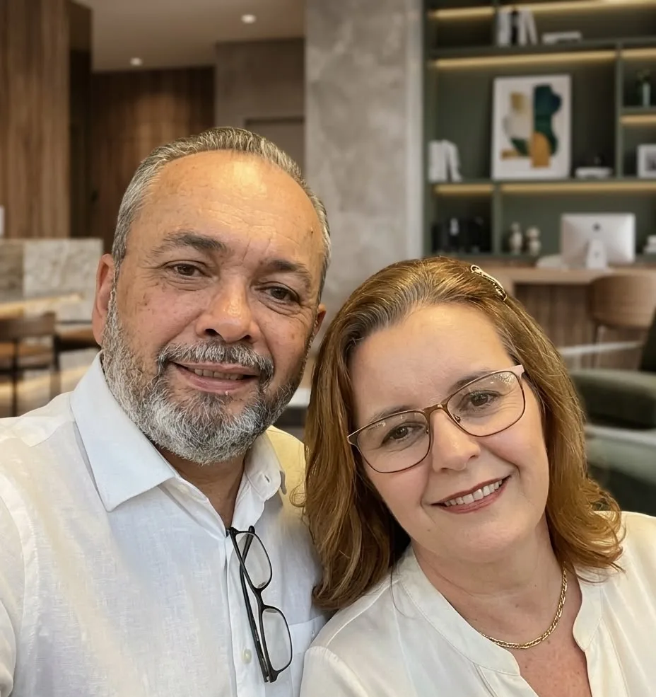 Paiva e Cláudia Paiva, sócios da Paiva Negócios Imobiliários, corretores de condomínio fechado em Goiânia